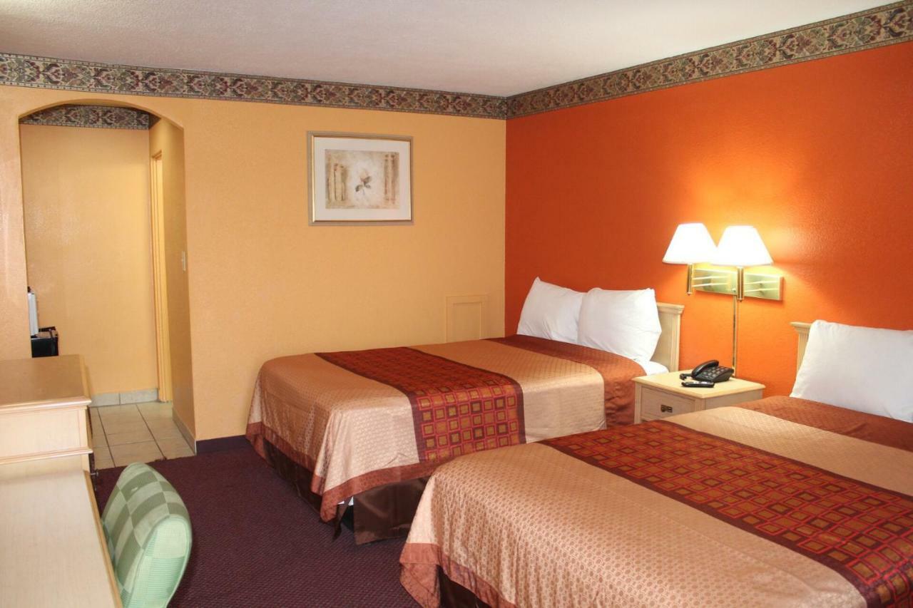 Hutchinson Inn Eksteriør bilde